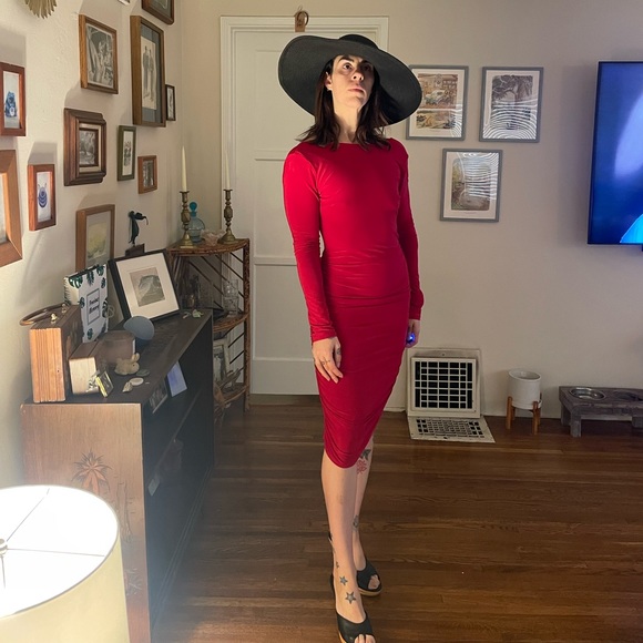 Sexy pinup-style red, low-back wiggle dress - size S-L - Picture 4 of 4